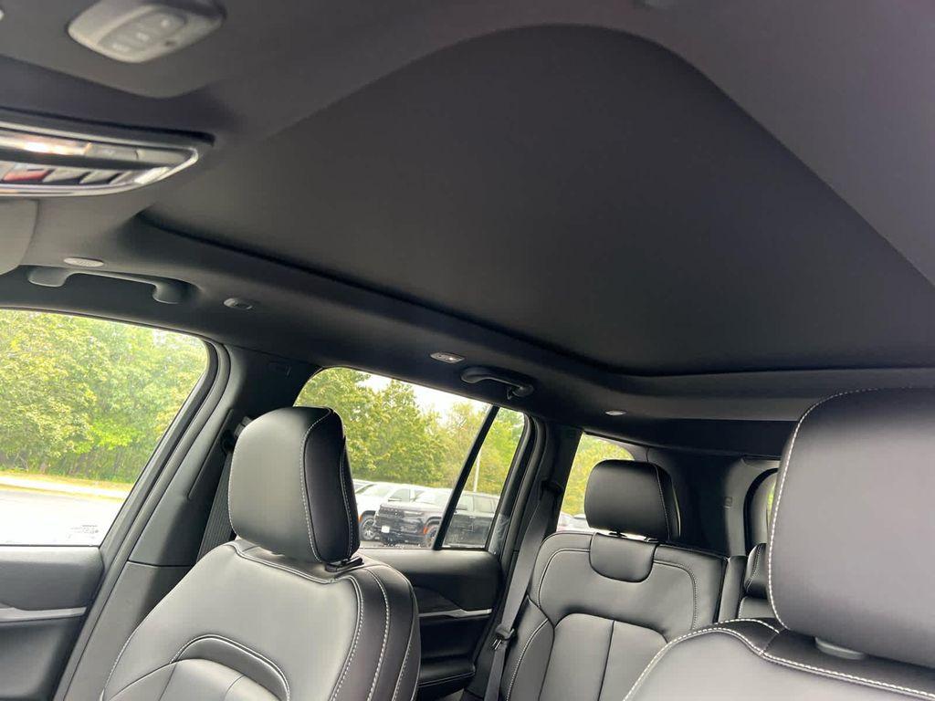 new 2025 Jeep Grand Cherokee car, priced at $45,250