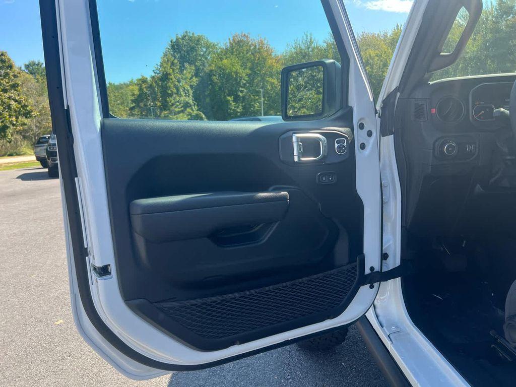 new 2025 Jeep Wrangler car, priced at $55,415