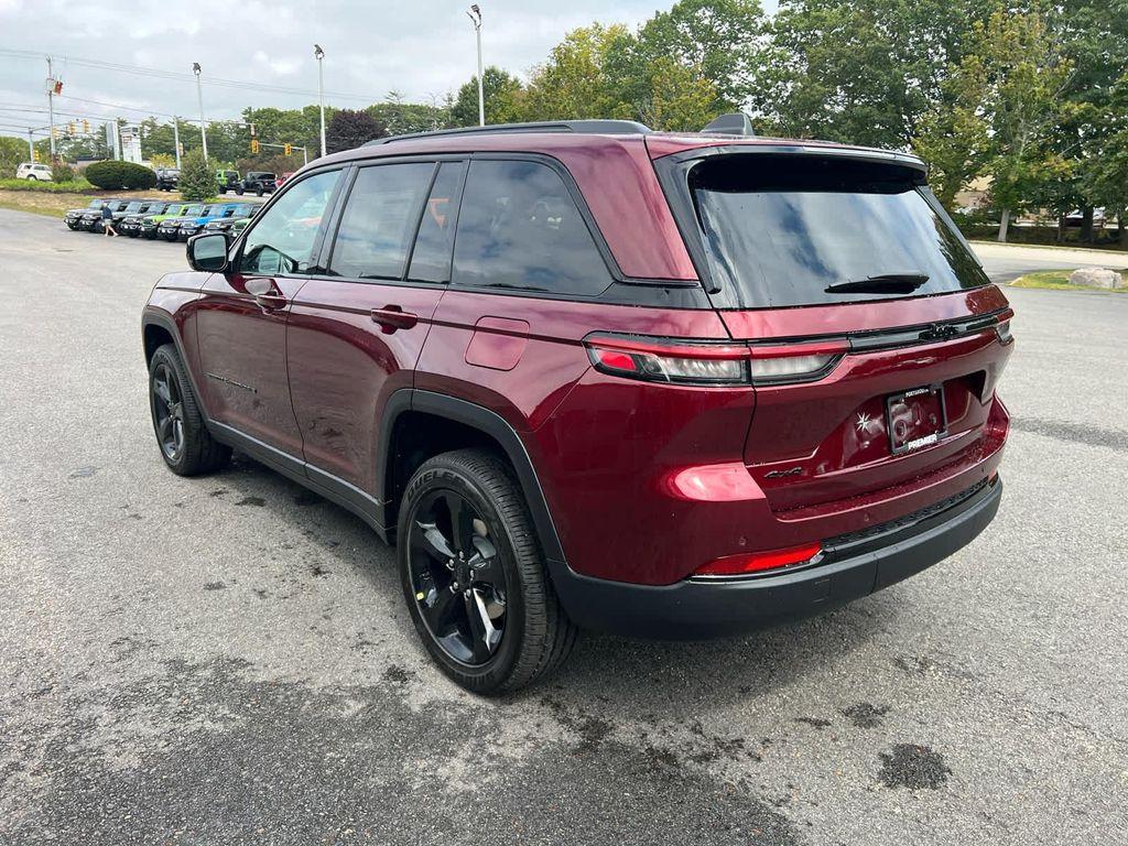 new 2025 Jeep Grand Cherokee car, priced at $44,750
