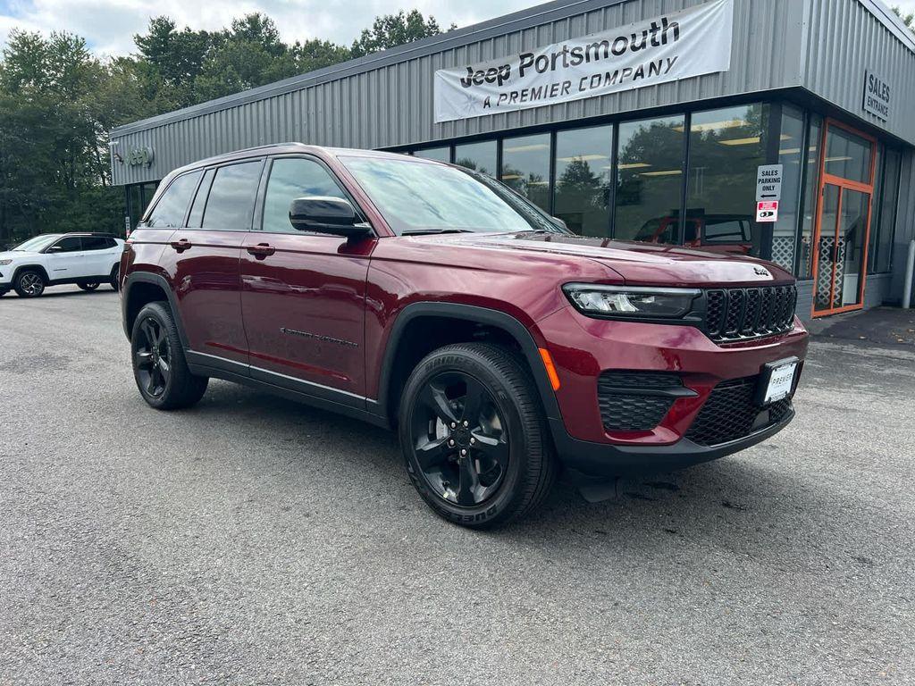 new 2025 Jeep Grand Cherokee car, priced at $44,750