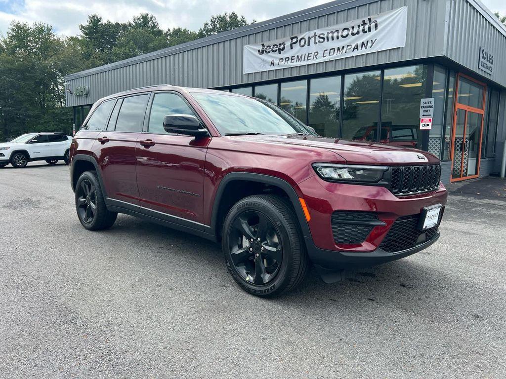 new 2025 Jeep Grand Cherokee car, priced at $44,750