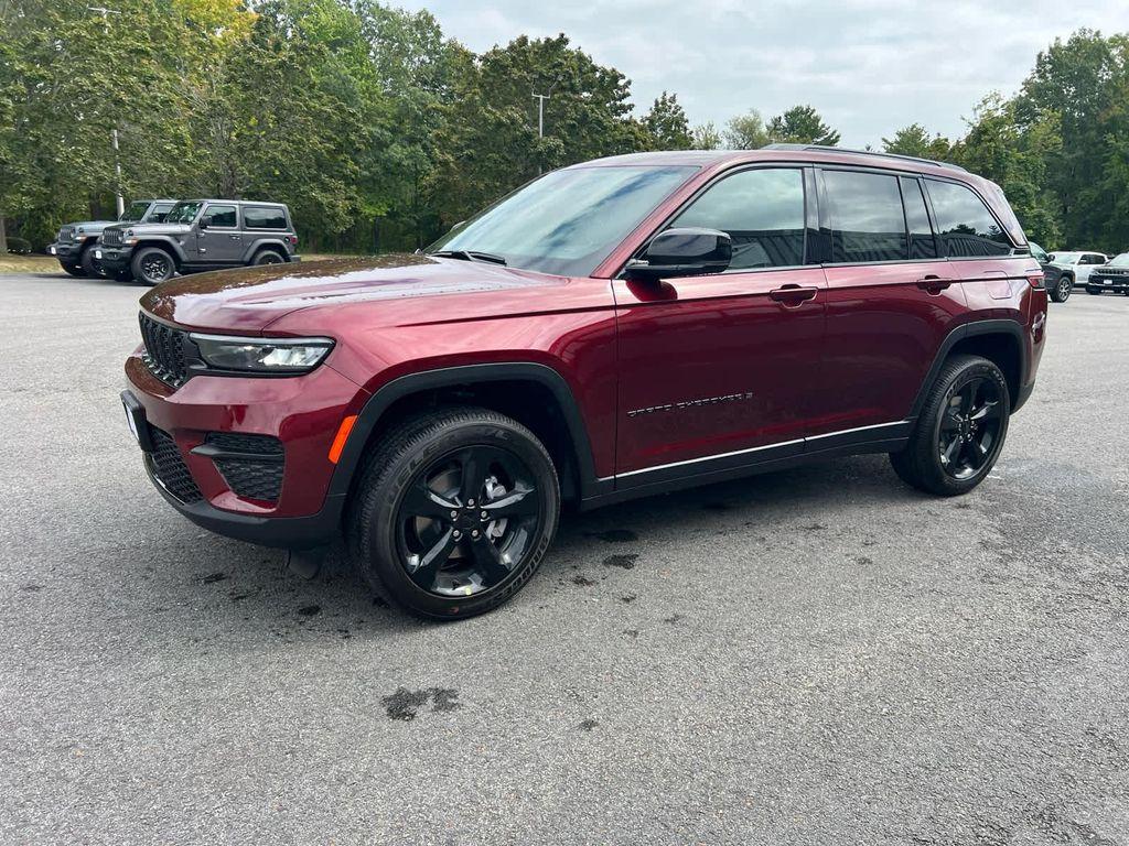 new 2025 Jeep Grand Cherokee car, priced at $44,750