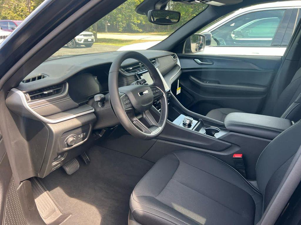 new 2025 Jeep Grand Cherokee L car, priced at $38,500