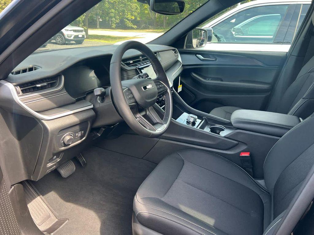 new 2025 Jeep Grand Cherokee L car, priced at $38,500