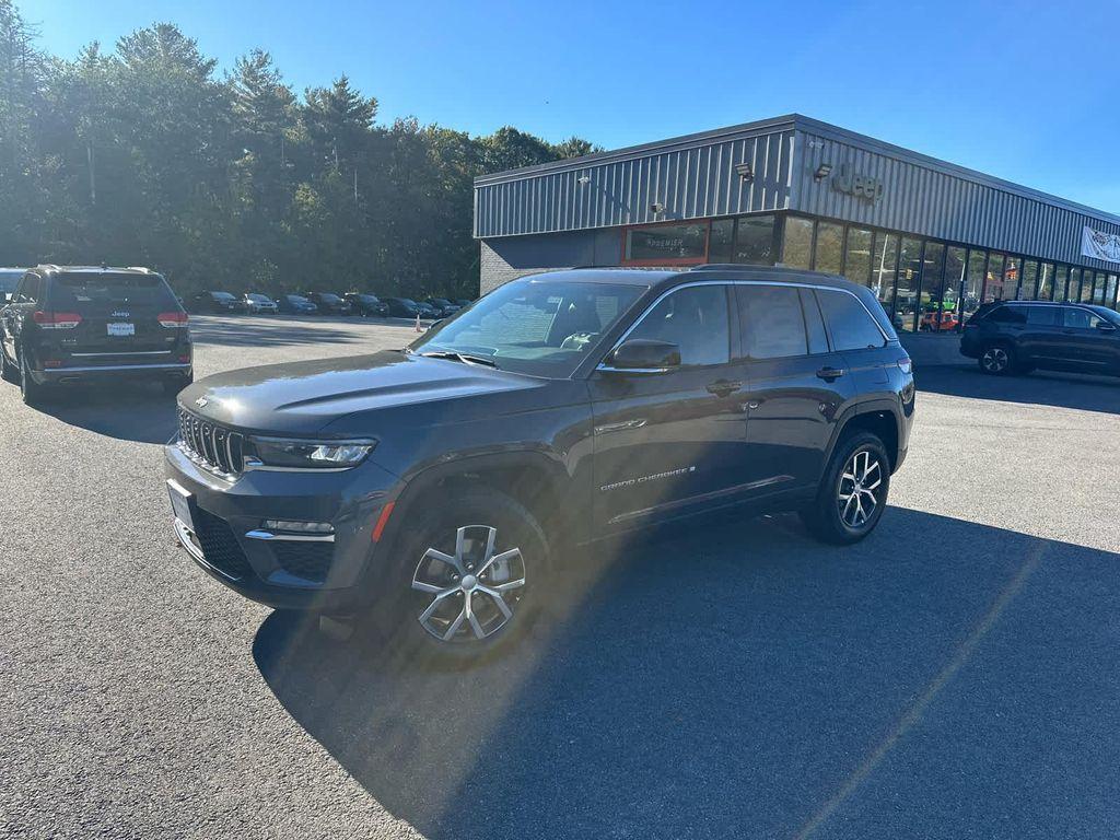 new 2025 Jeep Grand Cherokee car, priced at $45,250