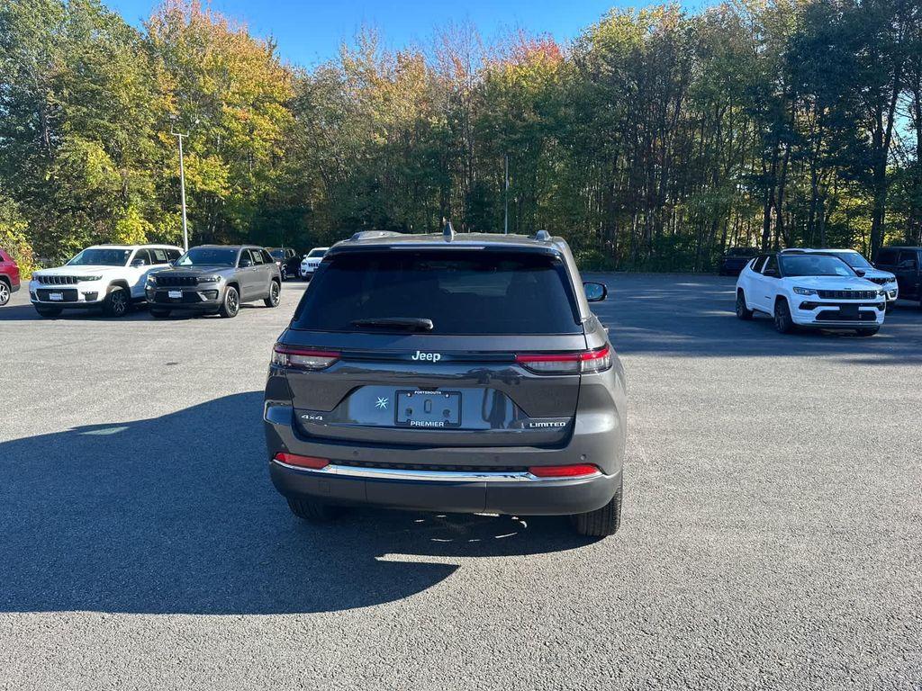 new 2025 Jeep Grand Cherokee car, priced at $45,250