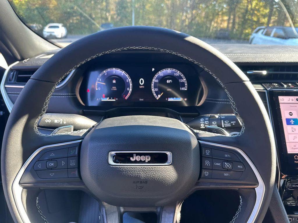 new 2025 Jeep Grand Cherokee car, priced at $45,250