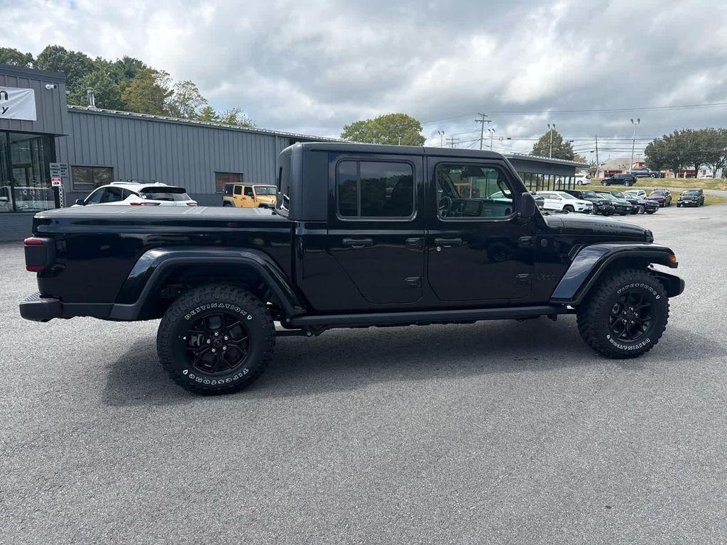new 2025 Jeep Gladiator car, priced at $50,750
