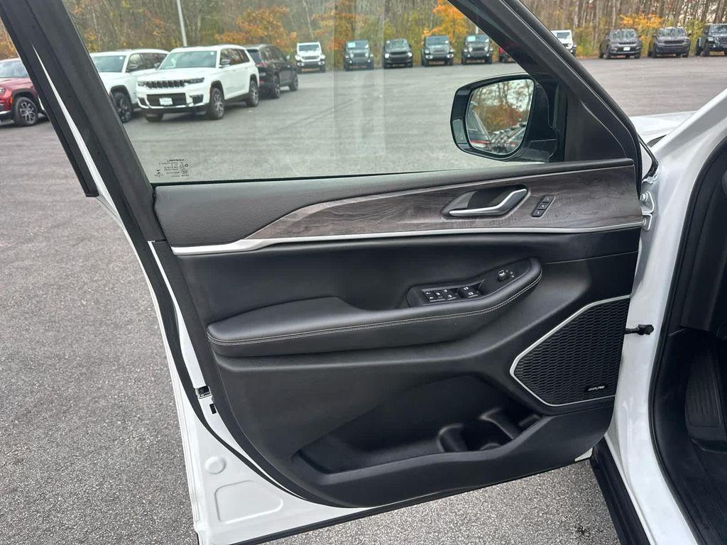 used 2022 Jeep Grand Cherokee 4xe car, priced at $26,575