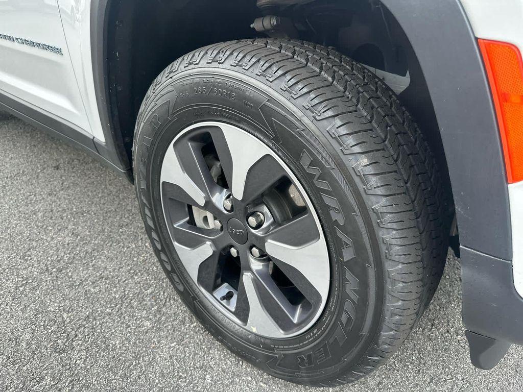 used 2022 Jeep Grand Cherokee 4xe car, priced at $26,575