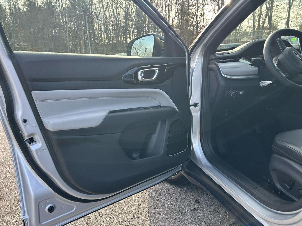 new 2026 Jeep Compass car, priced at $33,000