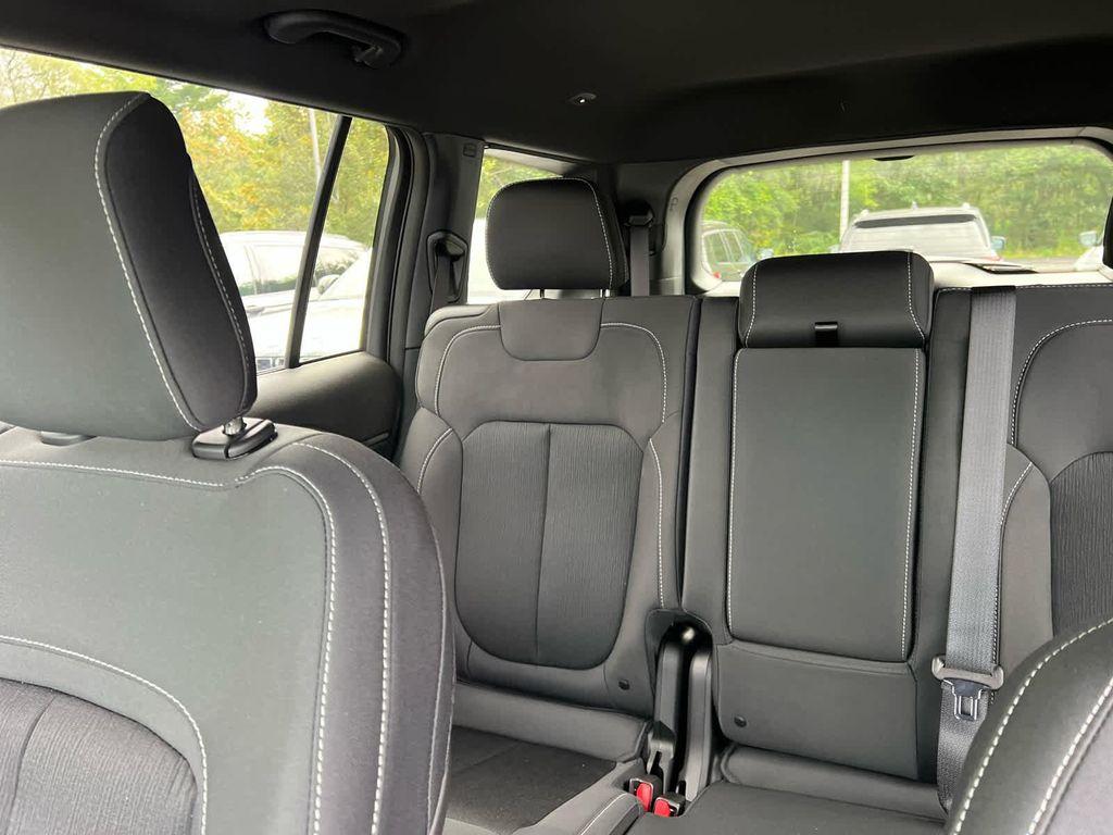 new 2025 Jeep Grand Cherokee L car, priced at $40,500