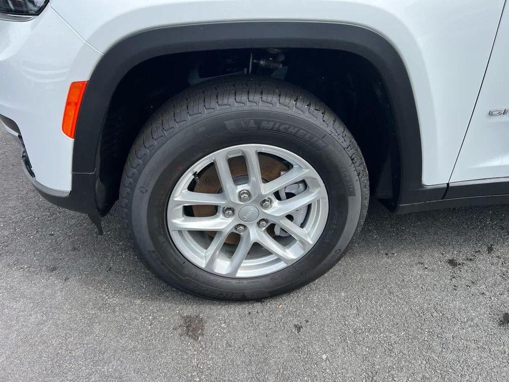 new 2025 Jeep Grand Cherokee L car, priced at $40,500