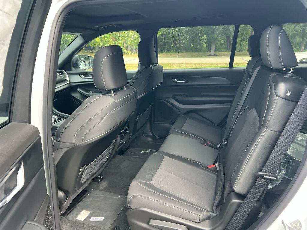 new 2025 Jeep Grand Cherokee L car, priced at $40,500