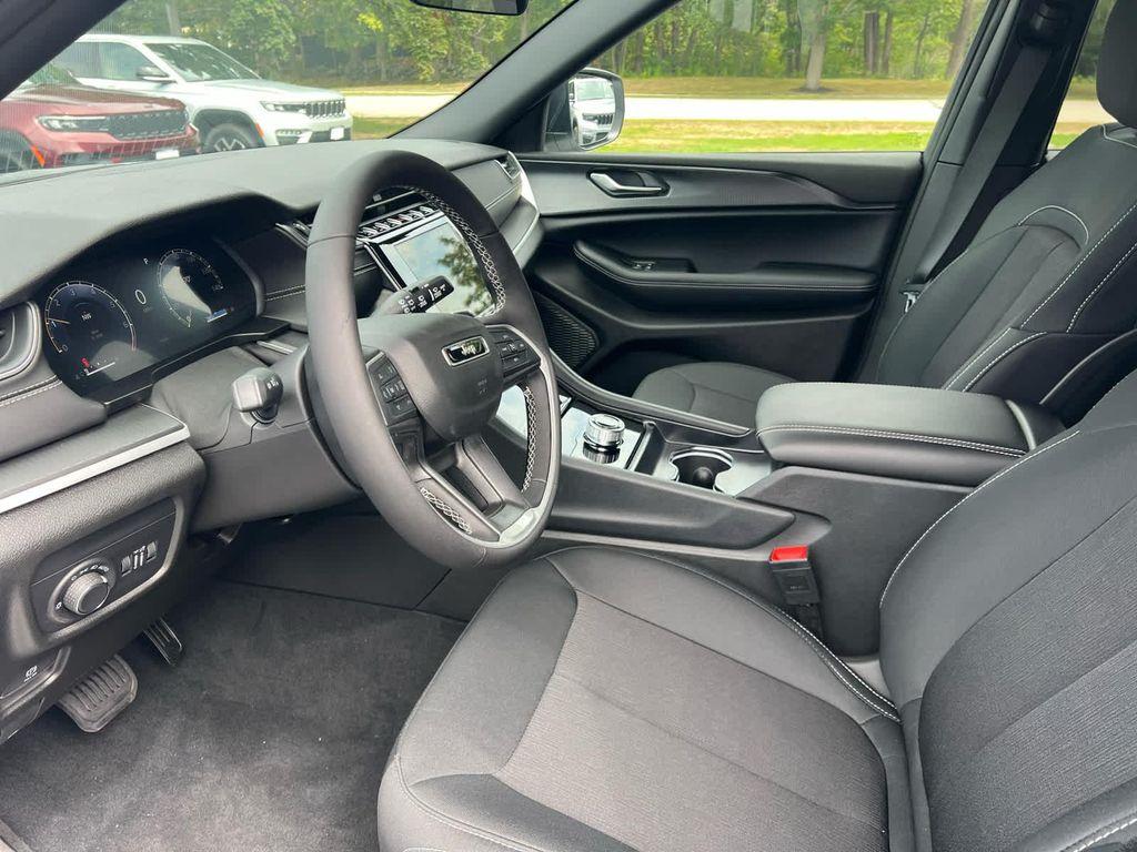 new 2025 Jeep Grand Cherokee L car, priced at $40,500