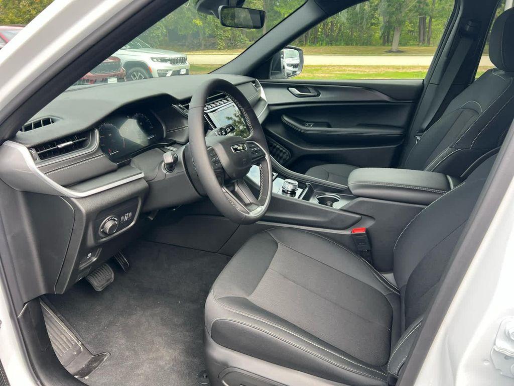 new 2025 Jeep Grand Cherokee L car, priced at $40,500