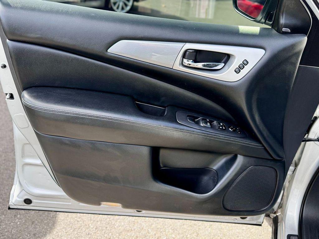 used 2020 Nissan Pathfinder car, priced at $9,999