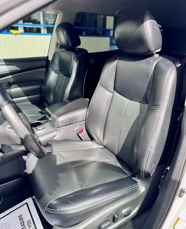 used 2020 Nissan Pathfinder car, priced at $9,999