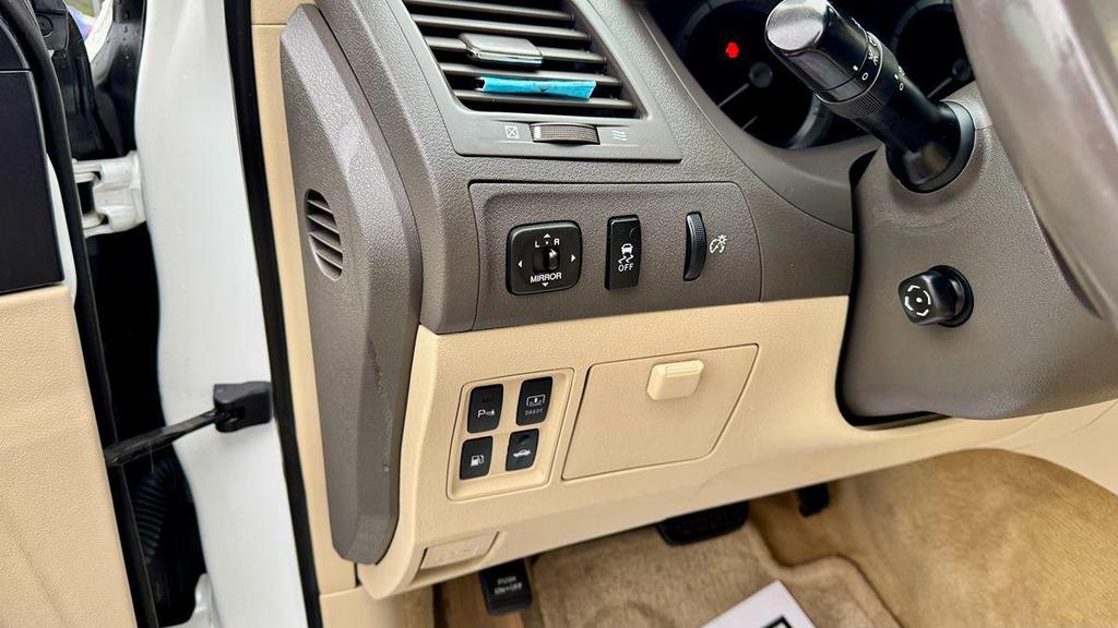 used 2011 Lexus ES 350 car, priced at $12,999