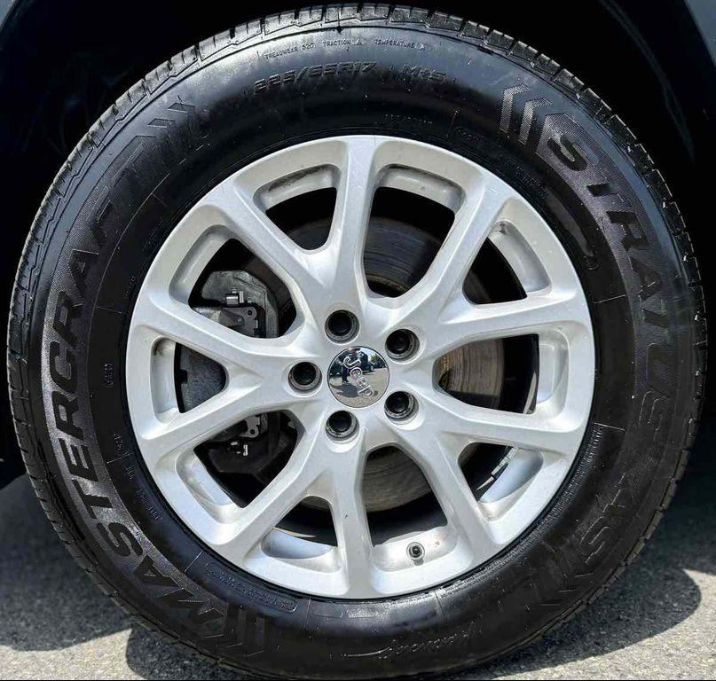 used 2016 Jeep Cherokee car, priced at $6,999