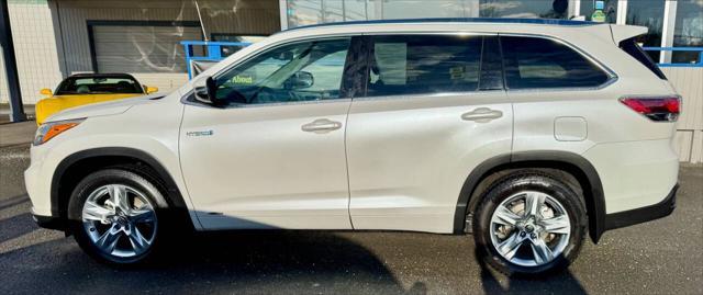 used 2016 Toyota Highlander Hybrid car, priced at $26,999