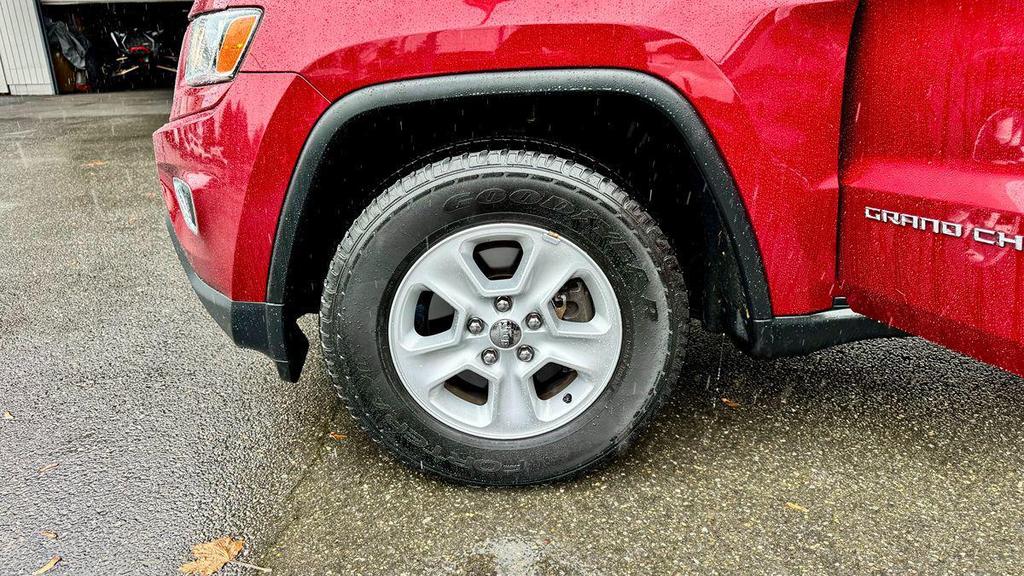 used 2015 Jeep Grand Cherokee car, priced at $10,999