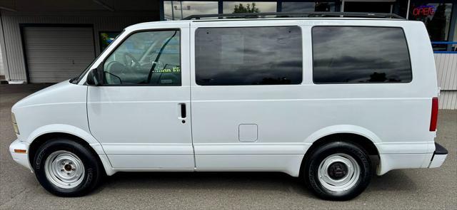 used 2001 GMC Safari car, priced at $9,999