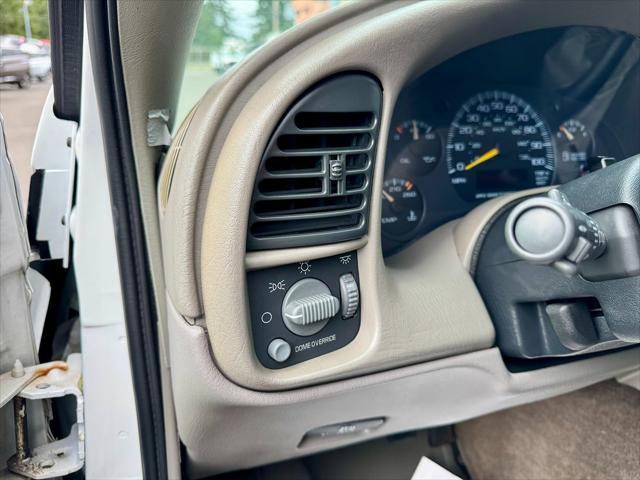 used 2001 GMC Safari car, priced at $9,999