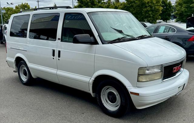 used 2001 GMC Safari car, priced at $9,999