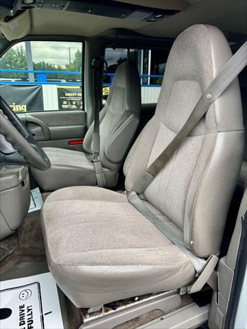 used 2001 GMC Safari car, priced at $9,999