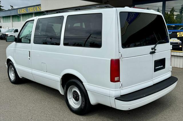 used 2001 GMC Safari car, priced at $9,999