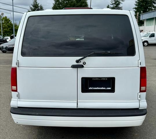 used 2001 GMC Safari car, priced at $9,999