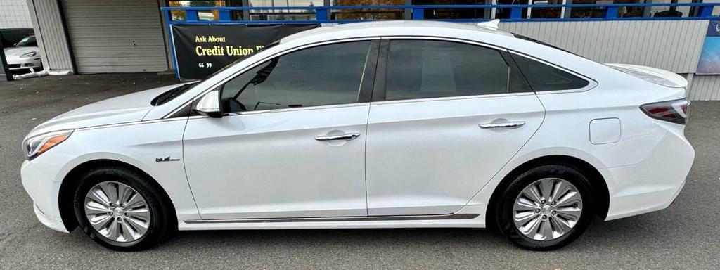 used 2016 Hyundai Sonata Hybrid car, priced at $7,999