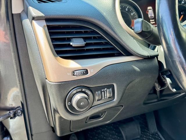 used 2015 Jeep Cherokee car, priced at $7,999