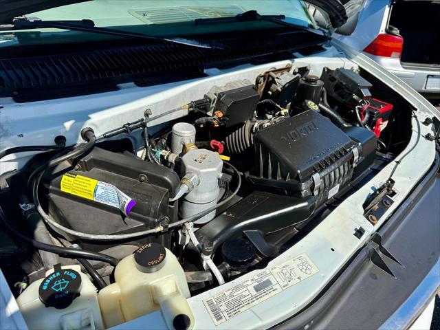 used 2001 GMC Safari car, priced at $9,999