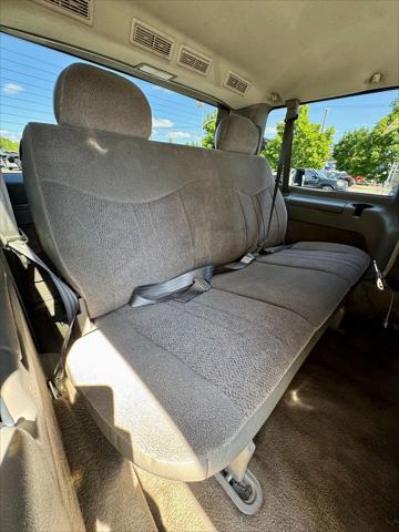 used 2001 GMC Safari car, priced at $9,999
