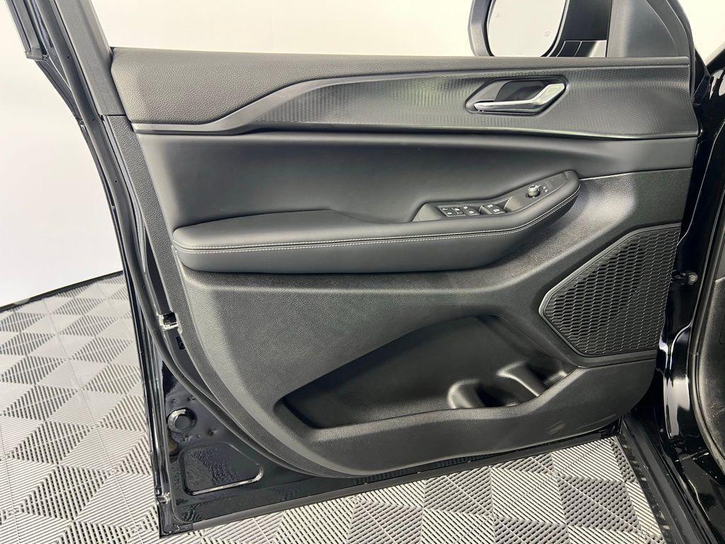 new 2025 Jeep Grand Cherokee L car, priced at $34,848