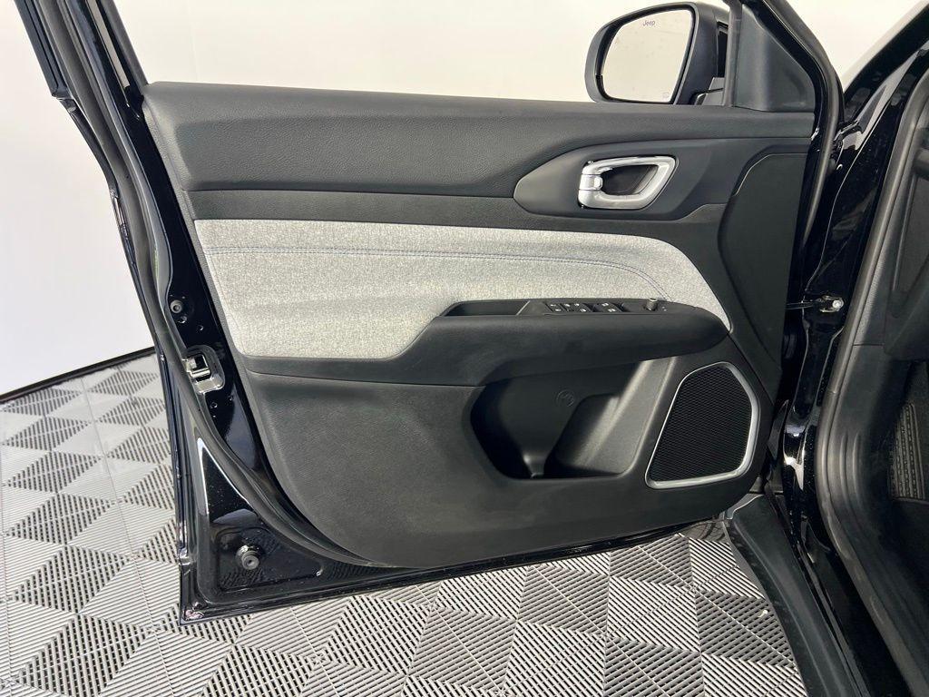 new 2025 Jeep Compass car, priced at $24,260