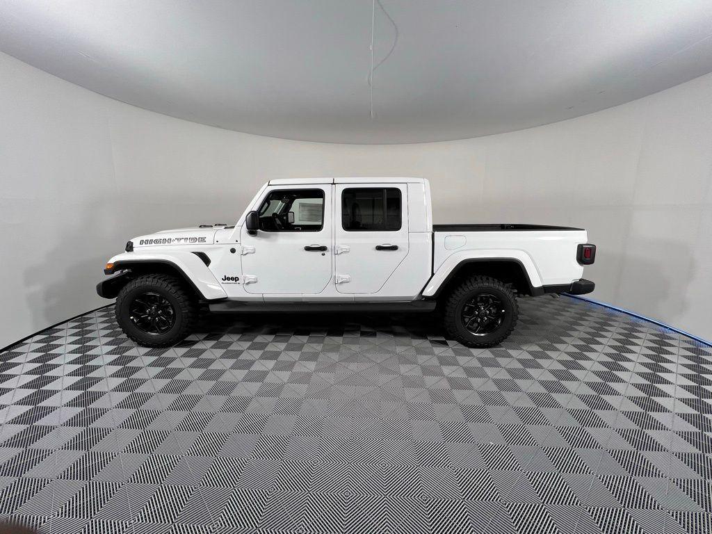new 2025 Jeep Gladiator car, priced at $42,565