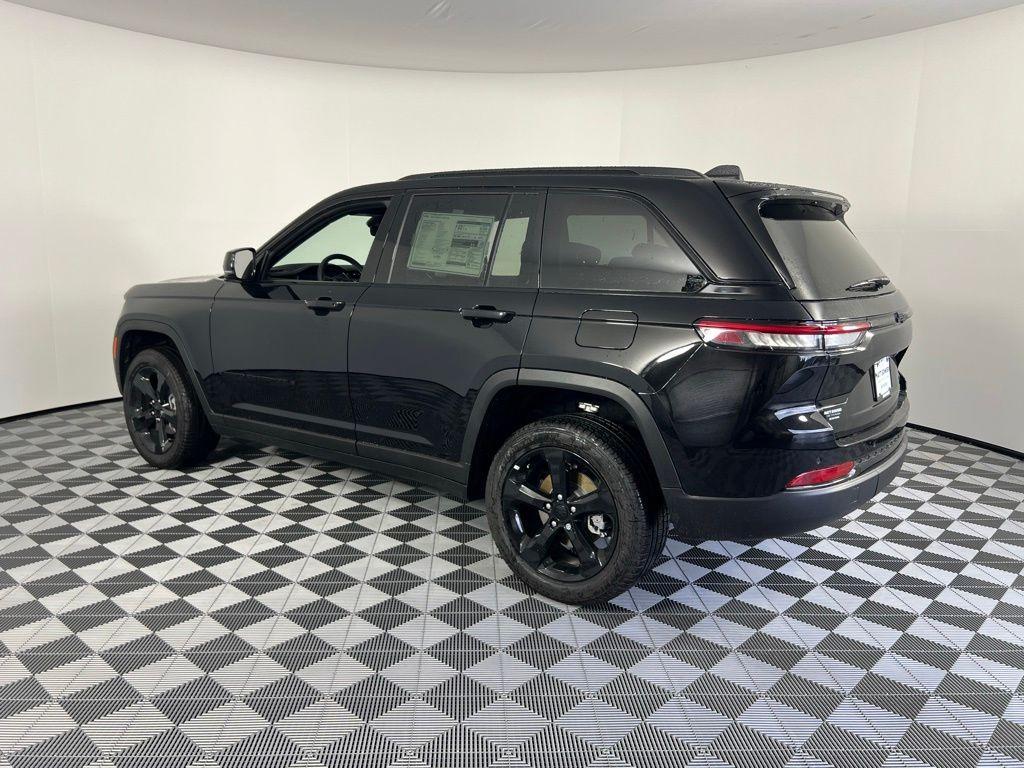 new 2025 Jeep Grand Cherokee car, priced at $35,720
