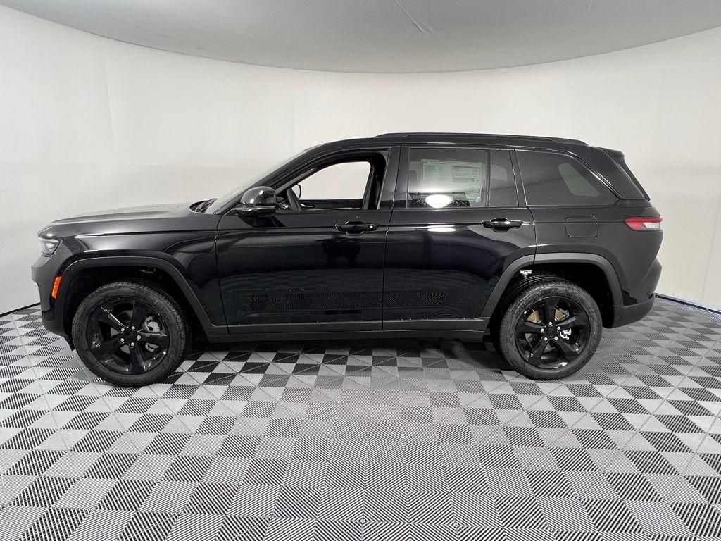 new 2025 Jeep Grand Cherokee car, priced at $35,720