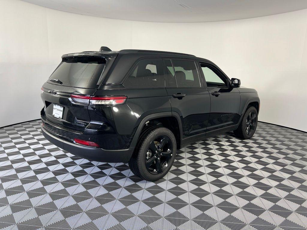 new 2025 Jeep Grand Cherokee car, priced at $35,720