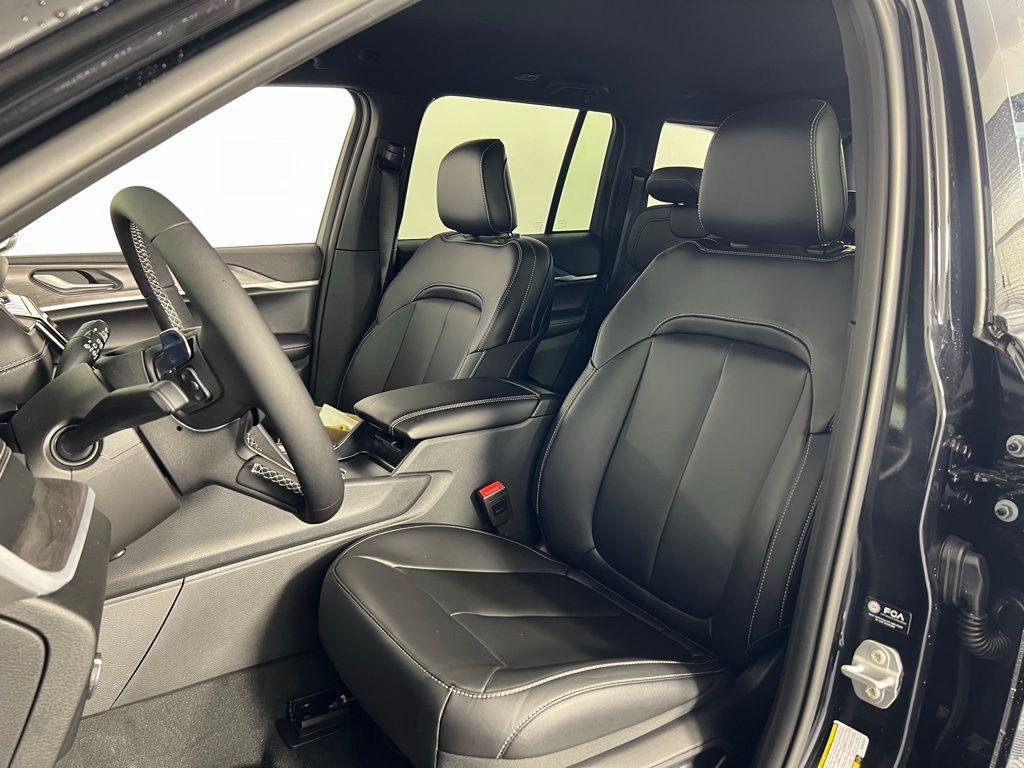 new 2025 Jeep Grand Cherokee car, priced at $35,720