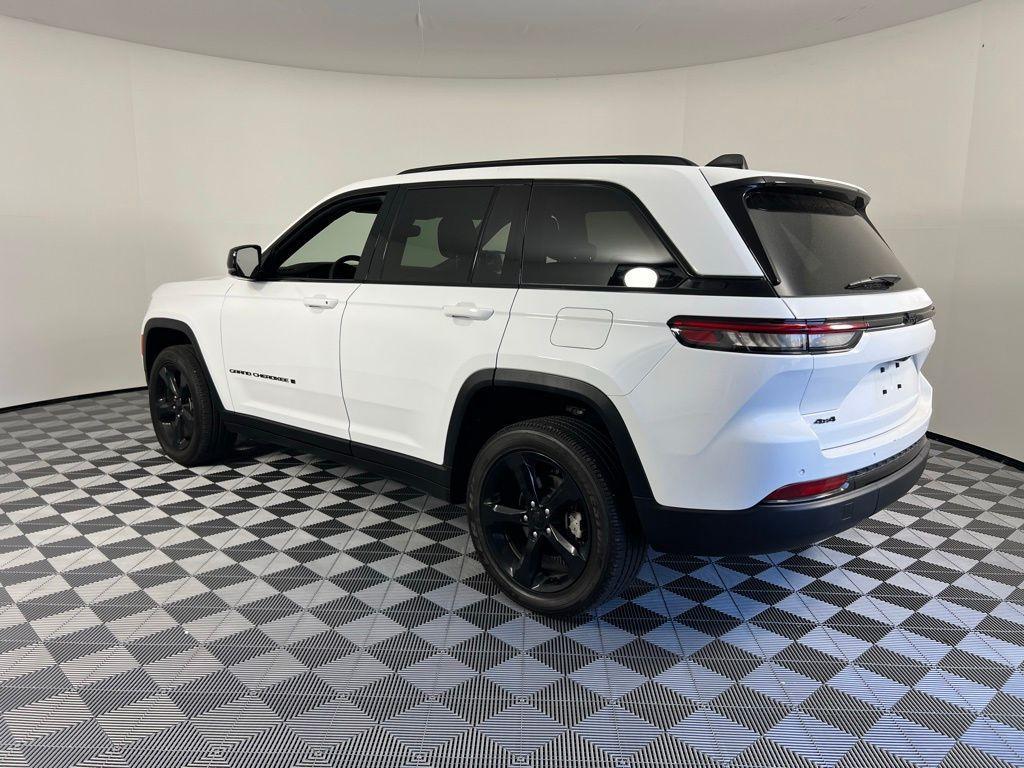 used 2024 Jeep Grand Cherokee car, priced at $35,500
