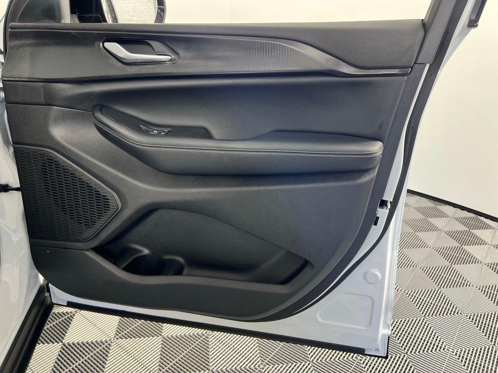 used 2024 Jeep Grand Cherokee car, priced at $35,500