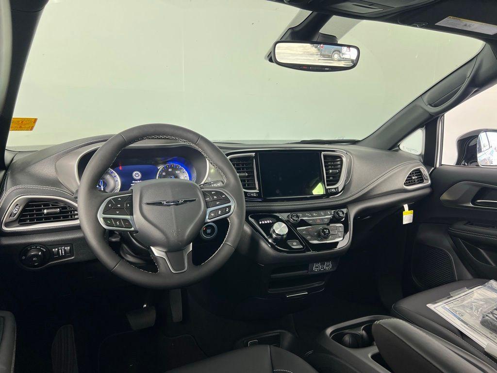 new 2025 Chrysler Pacifica car, priced at $40,725