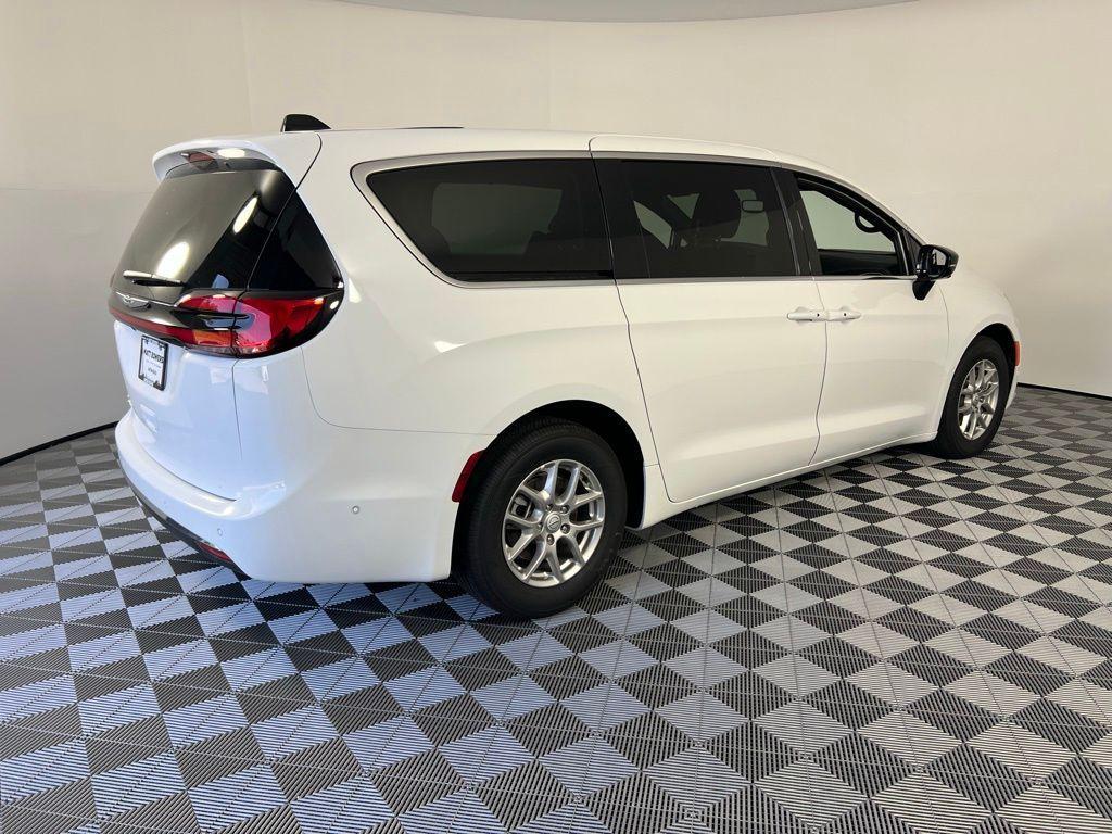 new 2025 Chrysler Pacifica car, priced at $40,725