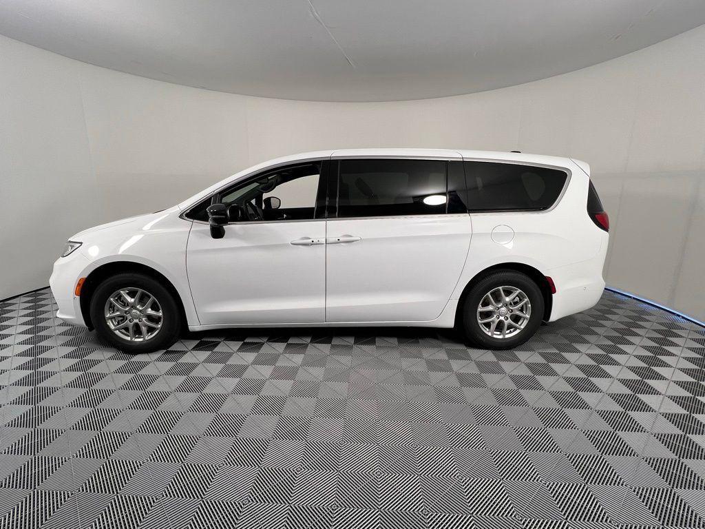 new 2025 Chrysler Pacifica car, priced at $40,225