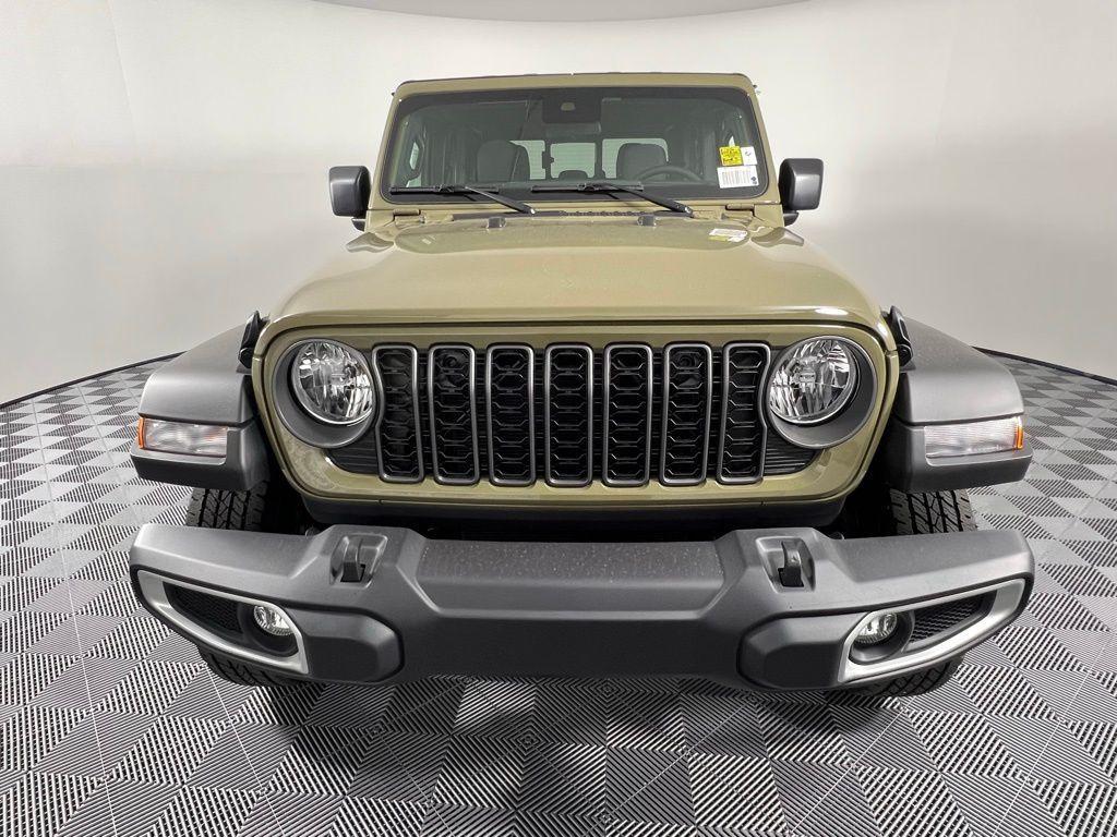 new 2025 Jeep Gladiator car, priced at $42,605