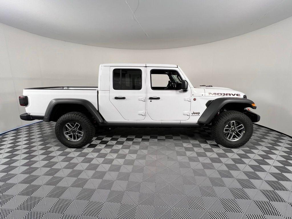 new 2025 Jeep Gladiator car, priced at $44,567